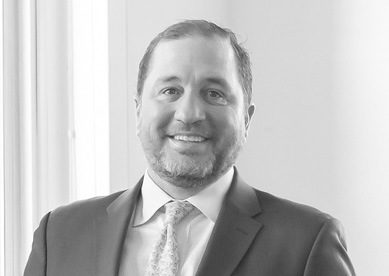 Headshot of Brian Schneiweiss, Senior Vice President/Investments for Stifel Institutional