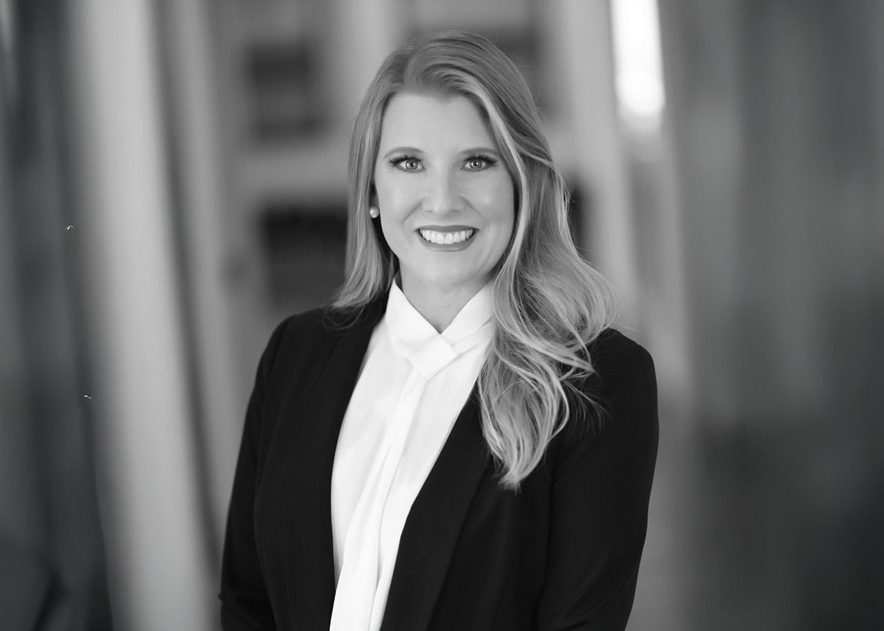 Headshot of Lisa Hartung, CIMA®, AIF®, Senior Vice President/Investments at Stifel